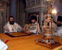 Освящение Владыкой Кириллом престола в Димитриевском соборе 26 сентября 2009 г. Ростов-Великий